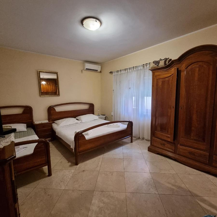 Apartment On The Shore Of The Bay Of Kotor With Free Wi-Fi 外观 照片